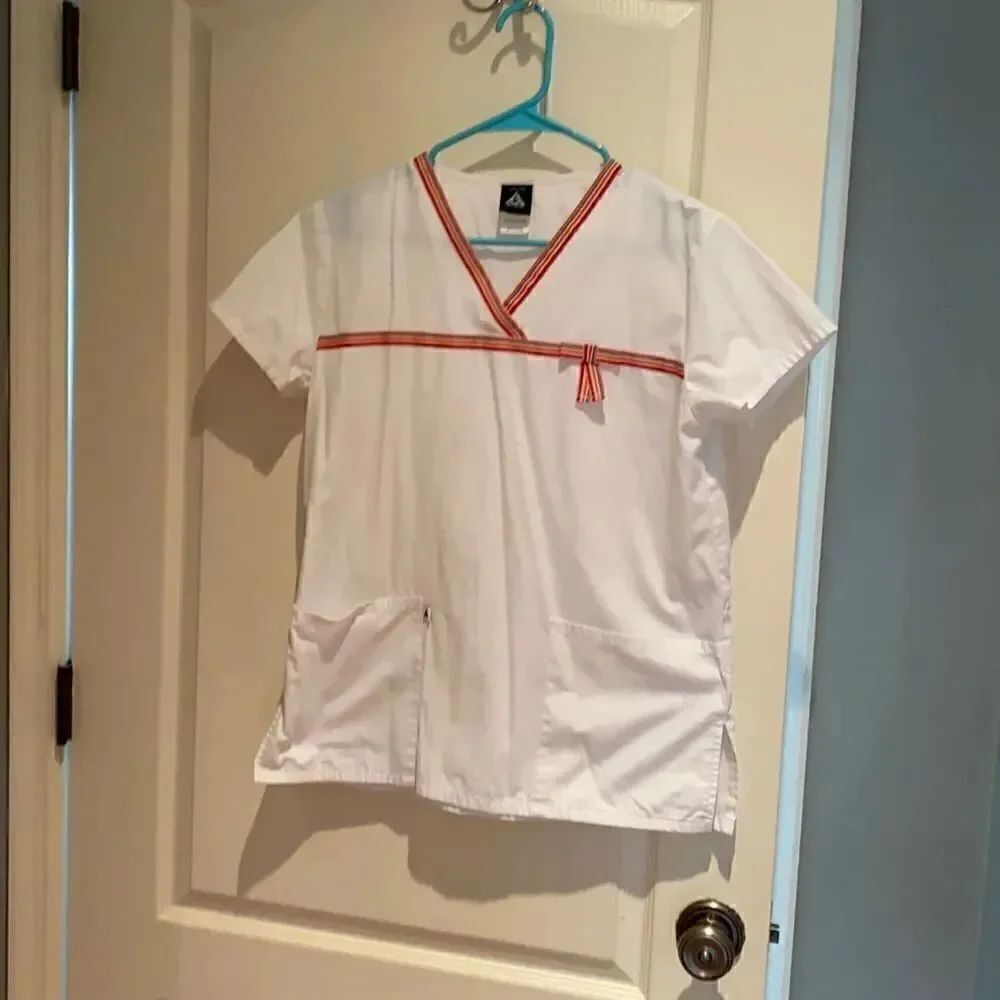 Cherokee cute scrub top. XS